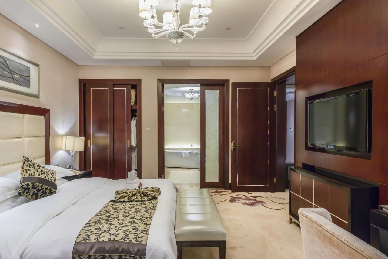 Hotel Wyndham Xinyang Downtown Exterior foto